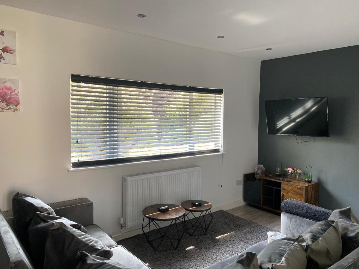 Апартаменты Quiet & Cosy Wollaton Bungalow, Large Garden, Near To Wollaton Deer Park Ноттингем